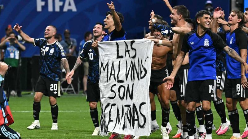 Political Messaging on the Field