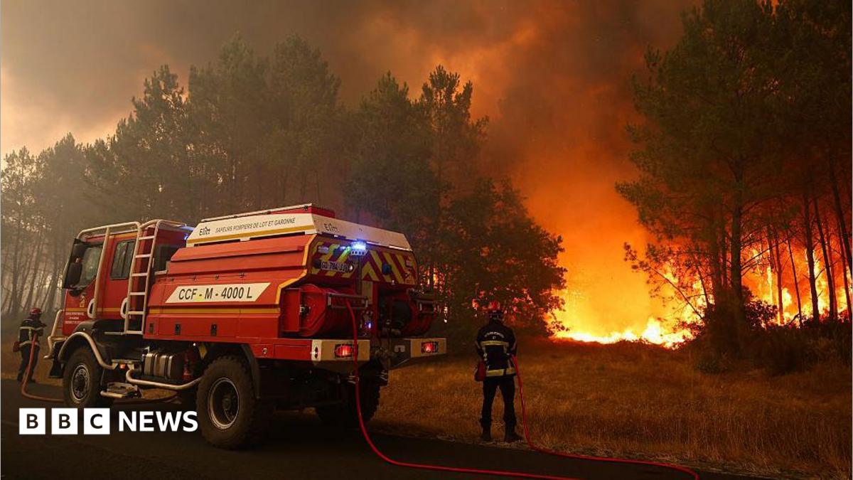 Campsites Evacuated and Roads Empty Near Bordeaux