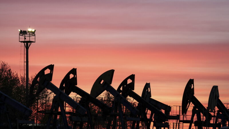 Brent Crude Plunges 5% to $83.52 as Trump Delays Iran Strike