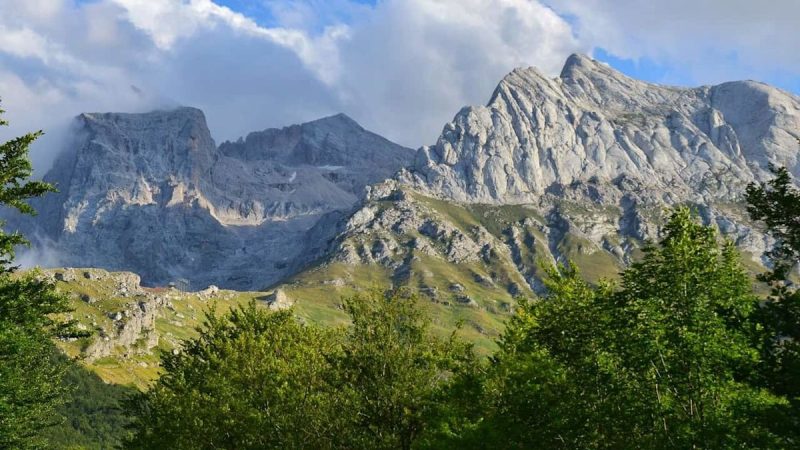 Scientists Find Earth's Crust Peeling Away Beneath Apennine Mountains