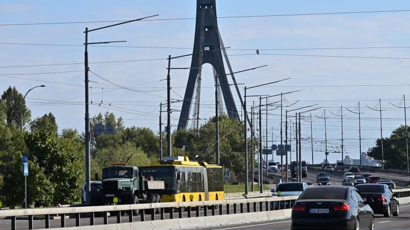 Russia Urges Foreign Envoys to Leave Kyiv as Ukraine Reports No Departures