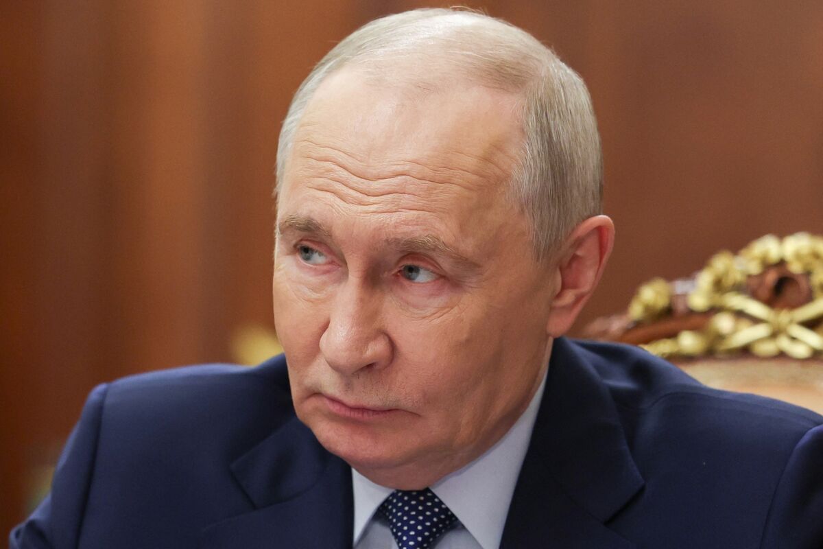 Putin Proposes Trilateral Summit With Trump and Xi on Ukraine