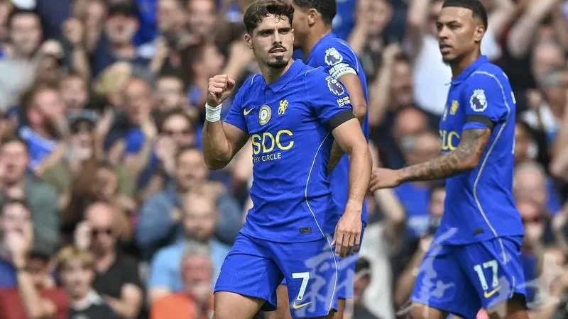 Chelsea Beat Everton 2-0 as Pedro Neto Scores Twice