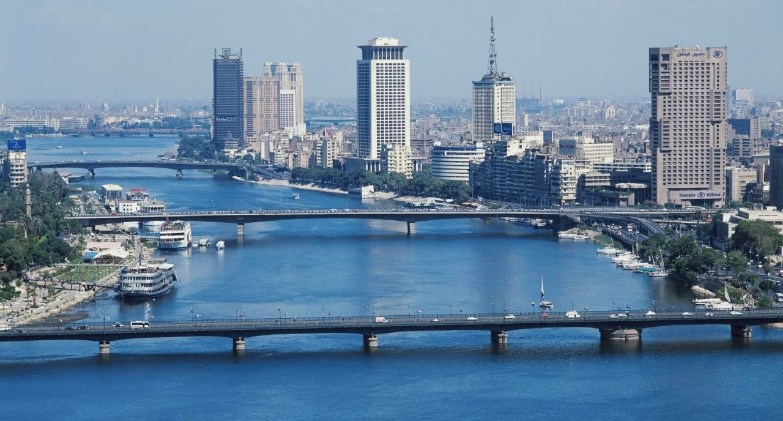 Egypt Forecasts Warmth, Morning Mist, and Northern Showers for Oct 8, 2026