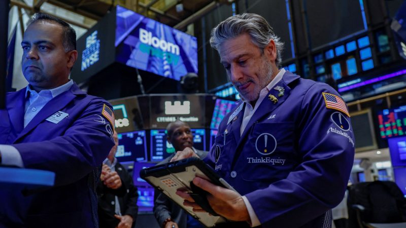 US stocks slide as oil prices fluctuate over renewed Iran war fears