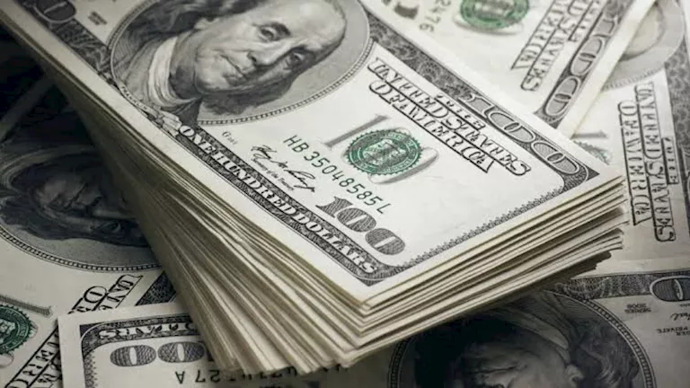 US Dollar Surpasses 53 Egyptian Pounds Across Major Banks