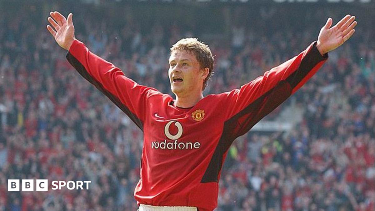 Ole Gunnar Solskjaer celebrates