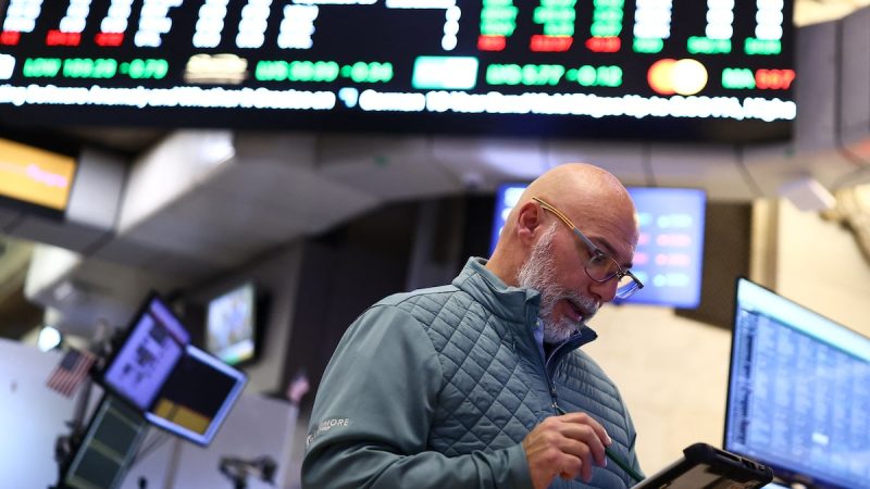 US Treasury Yields Hit Multi-Decade Highs as Bond Sell-Off Continues