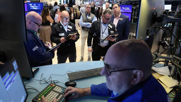 Gold Prices Hold Above ,000 Support Amid Mixed US Data