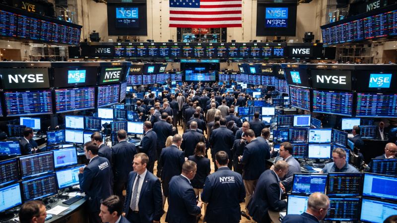 US Stock Indexes Open Lower as Oil Prices Top 105 Dollars per Barrel