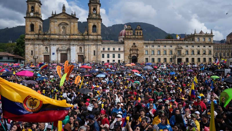 Colombia Protests Erupt Against President Abelardo de la Espriella