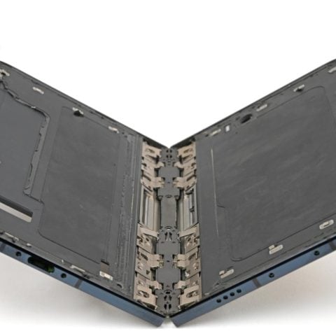 An image of a deconstructed iPhone Duo’s hinge