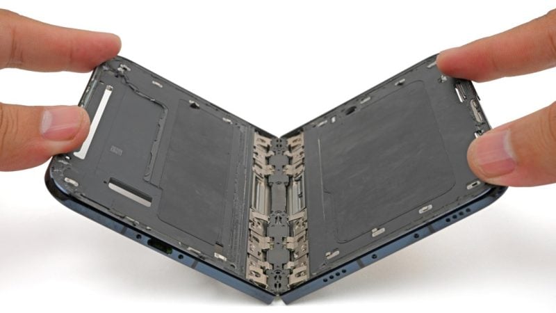 An image of a deconstructed iPhone Duo’s hinge