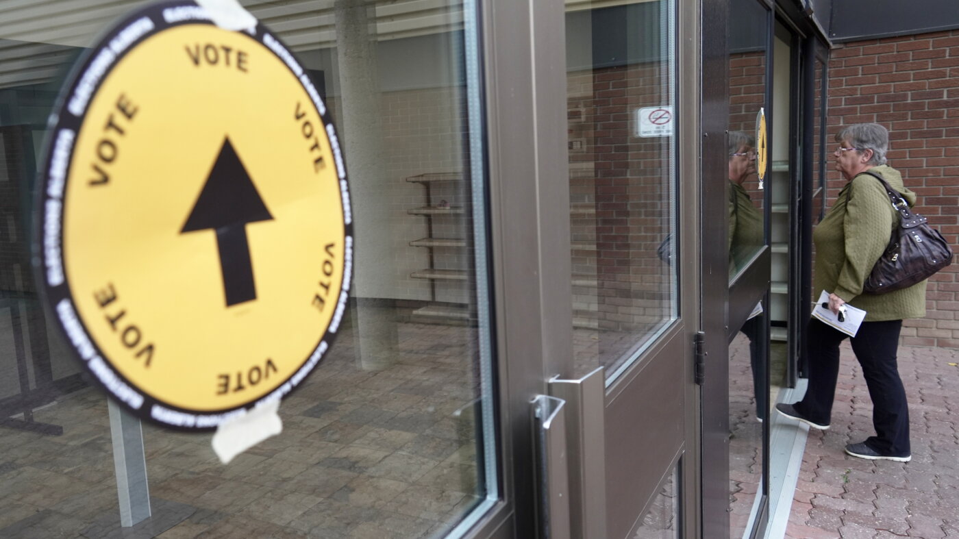 Alberta Voters Reject Independence in Referendum Backing Canada